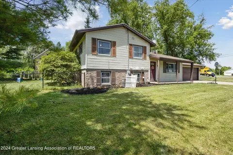 Exterior - 2129 Riverside Ct, Lansing, MI 48906 photo 5 of 6