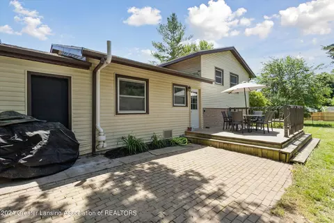 Exterior - 2129 Riverside Ct, Lansing, MI 48906 photo 3 of 6