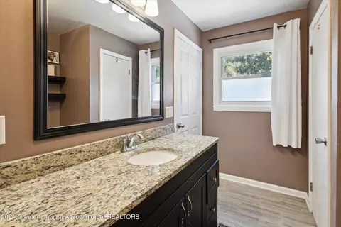 Bath - 2129 Riverside Ct, Lansing, MI 48906 photo 1 of 1