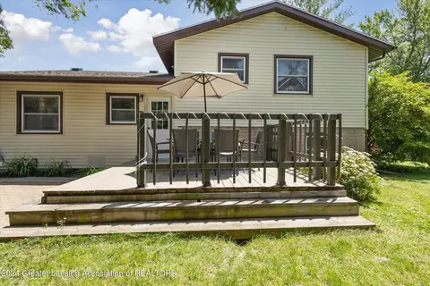 Exterior - 2129 Riverside Ct, Lansing, MI 48906 photo 4 of 6