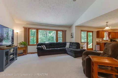 7088 White Pine Dr, Perry, MI 48872 photo 6