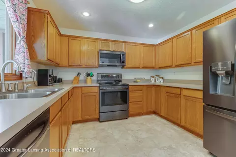 7088 White Pine Dr, Perry, MI 48872 photo 13