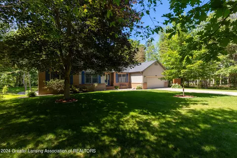 7088 White Pine Dr, Perry, MI 48872 photo 2