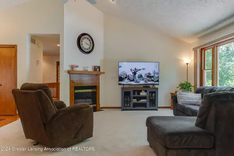 7088 White Pine Dr, Perry, MI 48872 photo 5