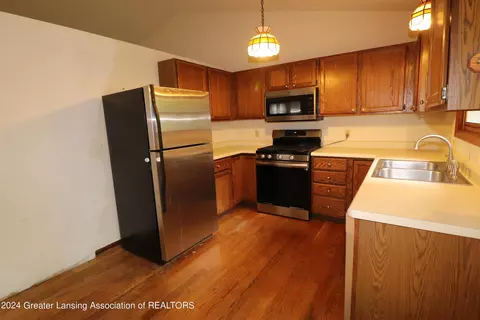 Kitchen - 2404 Pine Tree Rd, Holt, MI 48842 photo 2 of 2