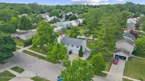 View/Area - 215 E Claremore Dr, Lansing, MI 48911 photo 6 of 8
