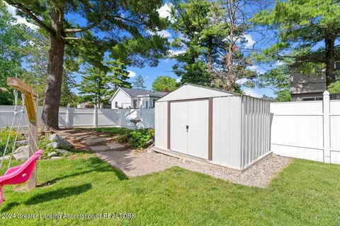 Other - 215 E Claremore Dr, Lansing, MI 48911 photo 10 of 11