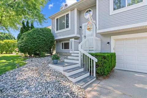 Other - 215 E Claremore Dr, Lansing, MI 48911 photo 1 of 11