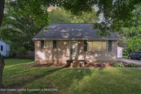 2290 Park Lane Ln, Holt, MI 48842
