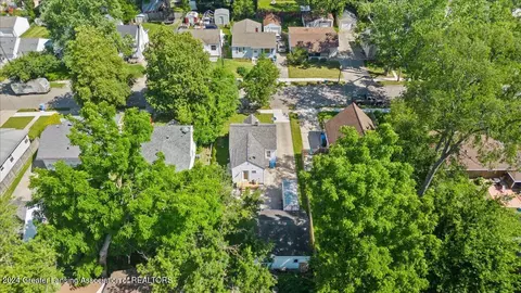View/Area - 700 E Willard Ave, Lansing, MI 48910 photo 3 of 6