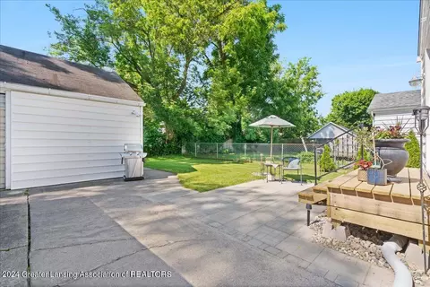 Exterior - 700 E Willard Ave, Lansing, MI 48910 photo 6 of 7