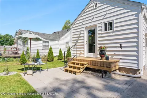 Exterior - 700 E Willard Ave, Lansing, MI 48910 photo 4 of 7