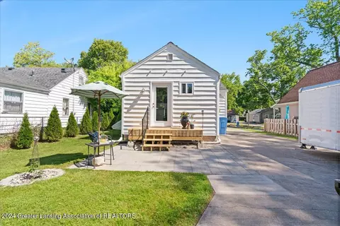 Exterior - 700 E Willard Ave, Lansing, MI 48910 photo 3 of 7