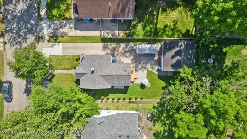 View/Area - 700 E Willard Ave, Lansing, MI 48910 photo 1 of 6