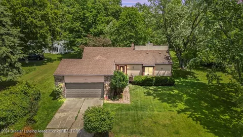 1132 Garfield Ave, Lansing, MI 48917