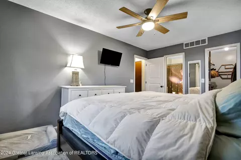 Bedroom - 6491 Lansdown Dr, Dimondale, MI 48821 photo 2 of 5