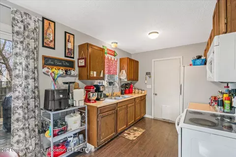 Entry Way - 2881 W Britton Rd, Perry, MI 48872 photo 1 of 1