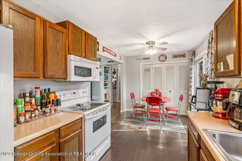 Kitchen - 2881 W Britton Rd, Perry, MI 48872 photo 1 of 1