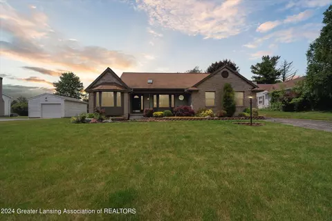 5907 Green Rd, Haslett, MI 48840