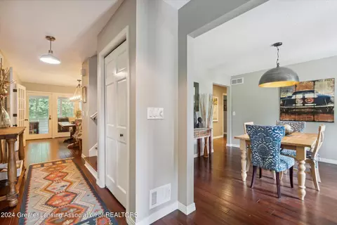 Entry Way - 3496 Honeywood Ln, Dewitt, MI 48820 photo 3 of 5