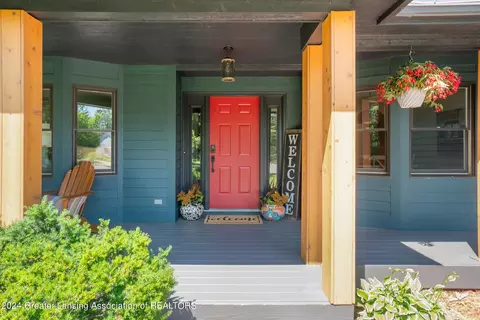 Exterior - 3496 Honeywood Ln, Dewitt, MI 48820 photo 6 of 17