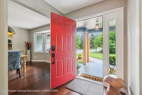 Entry Way - 3496 Honeywood Ln, Dewitt, MI 48820 photo 1 of 5