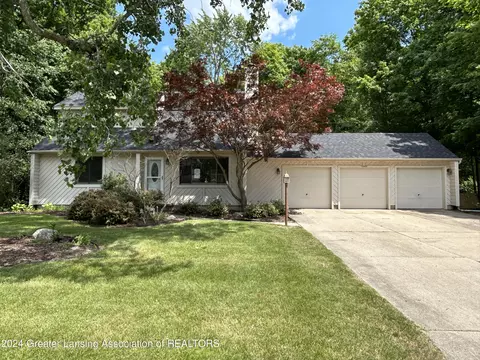 12666 Dundee Dr, Grand Ledge, MI 48837
