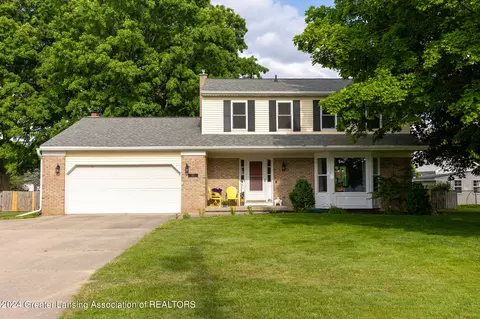 1213 S Clinton St, Charlotte, MI 48813