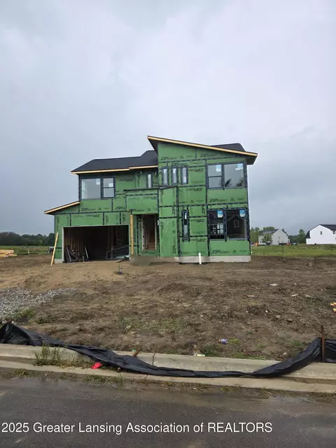 15260 Nottingham Fields Pkwy, Lansing, MI 48906