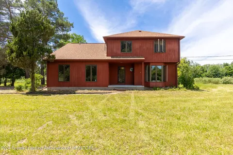 5510 Meridian Rd, Haslett, MI 48840