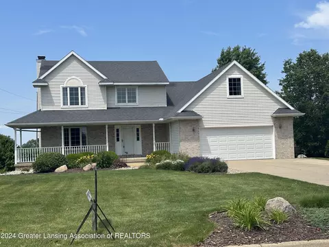 1301 Brown Hollow Dr, Saint Johns, MI 48879