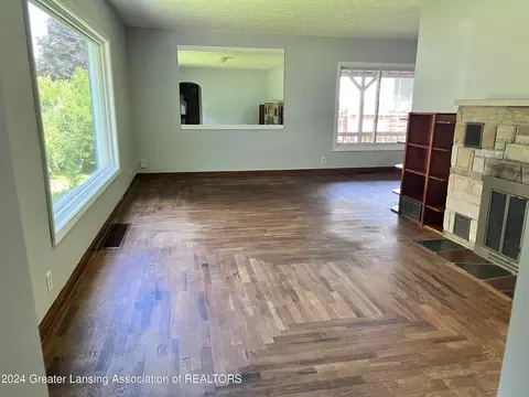 900 Bretton Rd, Lansing, MI 48917 photo 6