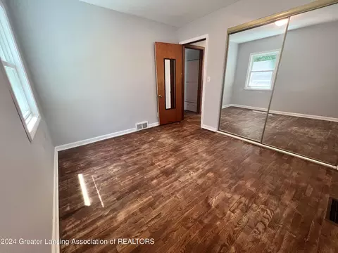 900 Bretton Rd, Lansing, MI 48917 photo 14