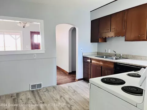 900 Bretton Rd, Lansing, MI 48917 photo 20