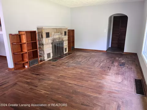 900 Bretton Rd, Lansing, MI 48917 photo 8