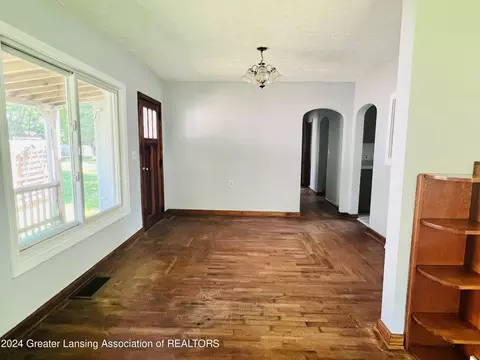 900 Bretton Rd, Lansing, MI 48917 photo 5
