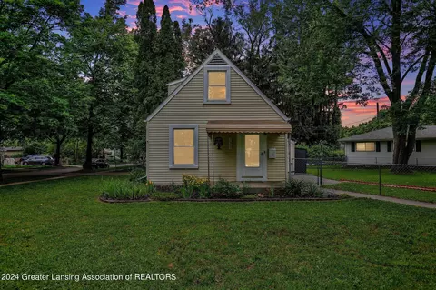 730 Hunter Blvd, Lansing, MI 48910