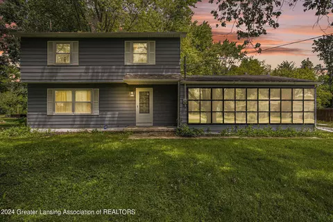 6443 Bluejay Dr, Flint, MI 48506