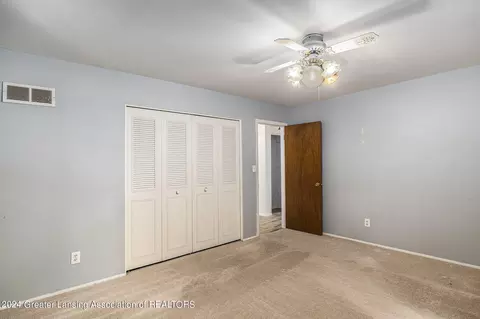 Bedroom - 6443 Bluejay Dr, Flint, MI 48506 photo 2 of 4