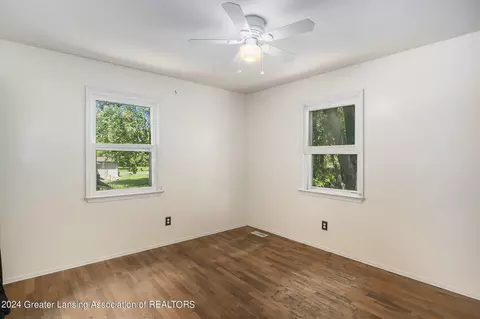Bedroom - 6443 Bluejay Dr, Flint, MI 48506 photo 4 of 4