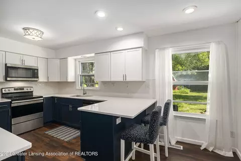 Kitchen - 6443 Bluejay Dr, Flint, MI 48506 photo 2 of 2