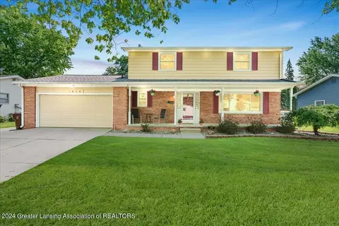 1005 Lincolnshire Dr, Saint Johns, MI 48879