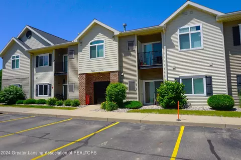 15122 Via Carmella Dr, Dewitt, MI 48820