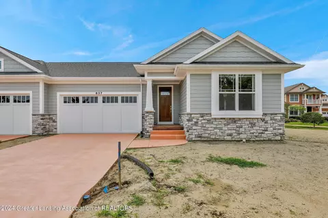637 Aquila Dr, East Lansing, MI 48823