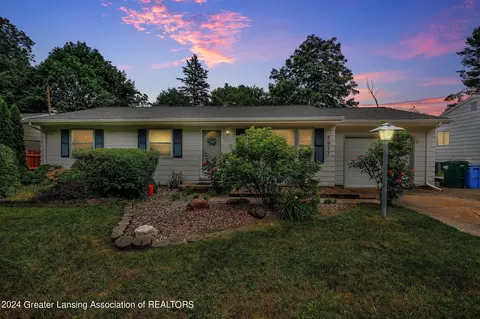 5917 Kyes Rd, Lansing, MI 48911