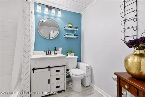Bath - 706 Johnson Ave, Lansing, MI 48906 photo 1 of 2