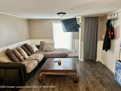Living - 832 E Genesee St, Lansing, MI 48912 photo 1 of 1