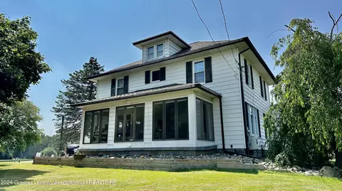 11918 Bishop Hwy, Lansing, MI 48911