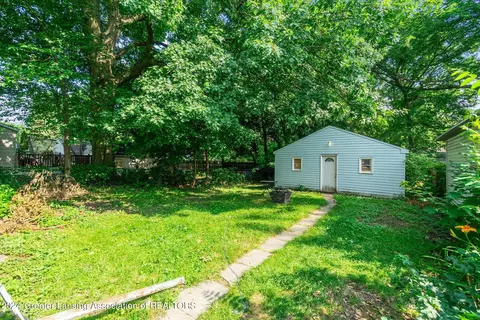 Exterior - 623 Smith Ave, Lansing, MI 48910 photo 10 of 11