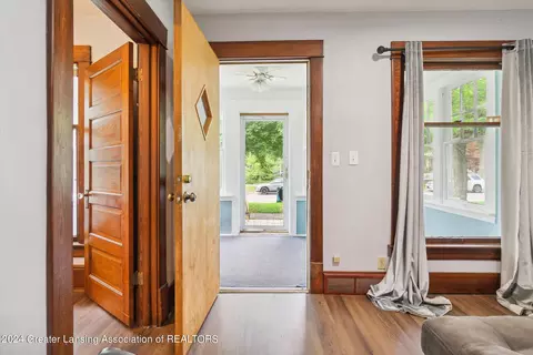 Entry Way - 623 Smith Ave, Lansing, MI 48910 photo 1 of 5